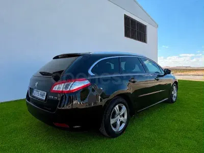 Usado Peugeot 508 SW Business-Line 140 CV (102 kW) 2012 Negro Familiar