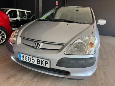 Usado Honda Civic ES 110 CV (80 kW) 2001 Gris / plata Berlina
