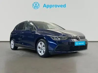 Occasion VW Golf VIII Life 150 ch (110 kW) 2020 Bleue Berline