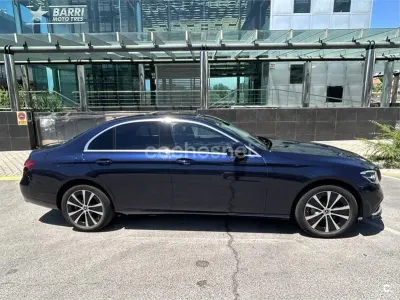 Usado Mercedes E300 306 CV (225 kW) 2022 Azul Berlina