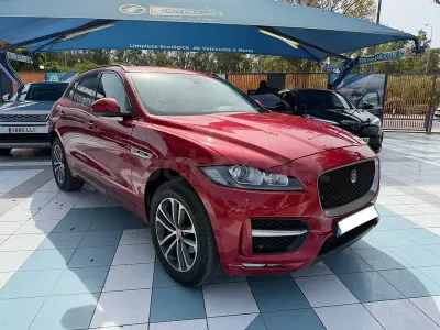 Usado Jaguar F-Pace R-Sport 180 CV (132 kW) 2018 Rojo SUV