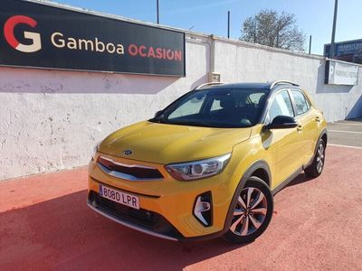 Usado Kia Stonic 101 CV (74 kW) 2021 Amarillo SUV