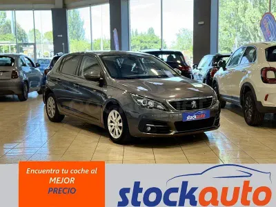 Usado Peugeot 308 Style 100 CV (73 kW) 2020 Marrón Berlina