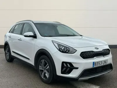 Usado Kia Niro 141 HP (103 kW) 2021 Branco SUV
