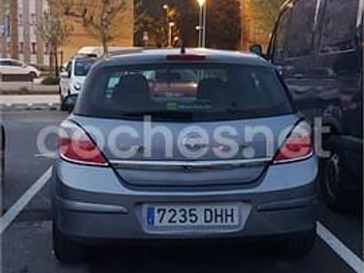 Usado Opel Astra Enjoy 100 CV (73 kW) 2005 Gris / plata Berlina