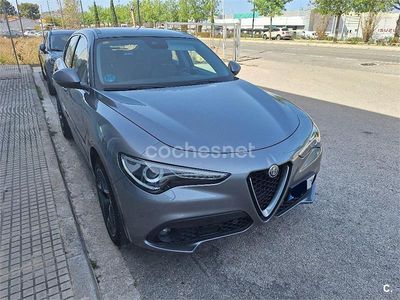 Usado Alfa Romeo Stelvio Ti 210 CV (154 kW) 2020 Gris / plata SUV