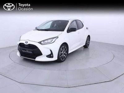 Blanco Usado 2022 Toyota Yaris Hybrid Style Utilitario | 18.200 € (Precio justo)