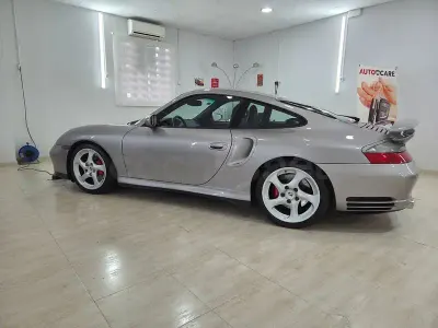 Usado Porsche 911 Turbo 420 CV (308 kW) 2002 Gris / plata Coupe