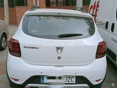 Usado Dacia Sandero Stepway 90 HP (66 kW) 2017 Branco Sedan