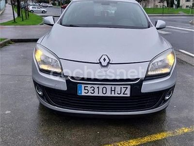 Usado Renault Mégane Dynamique 110 CV (80 kW) 2012 Gris / plata Berlina