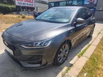 Usado Ford Focus ST-Line 155 CV (114 kW) 2023 Gris / plata Berlina