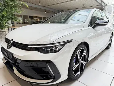 Usado VW Golf VIII R 333 CV (244 kW) 2025 Blanco Berlina