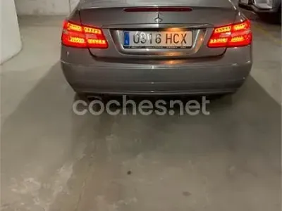 Usado Mercedes E250 Elegance 204 CV (150 kW) 2011 Gris / plata Coupe