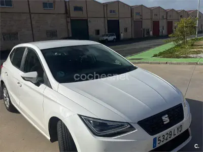Usado Seat Ibiza Style 110 CV (80 kW) 2022 Blanco Utilitario