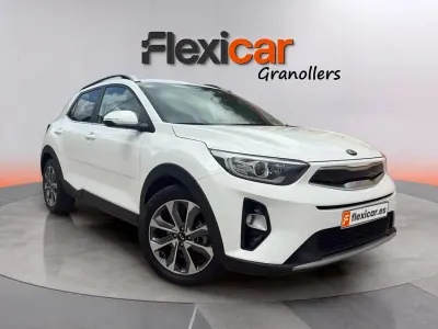 Begagnad Kia Stonic Plus 101 HK (74 kW) 2020 Vit SUV
