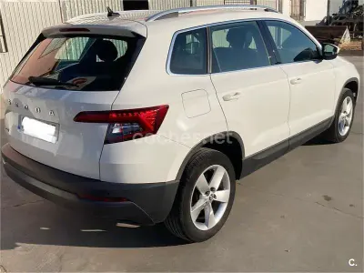 Usado Skoda Karoq Ambition 150 CV (110 kW) 2021 Blanco SUV