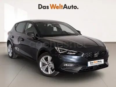 Usado Seat Leon FR 204 CV (150 kW) 2025 Gris Berlina