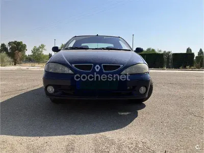 Usado Renault Mégane Coupé 110 CV (80 kW) 1999 Azul Coupe