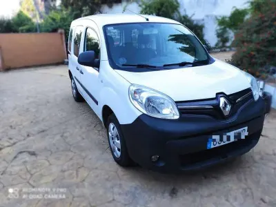 Usado Renault Kangoo 75 CV (55 kW) 2019 Blanco Monovolumen