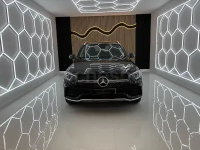Usado Mercedes GLC220 194 CV (142 kW) 2021 Negro SUV