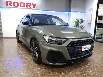 Usado Audi A1 Sportback S-Line 116 CV (85 kW) 2024 Gris / plata Utilitario