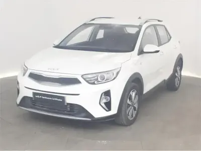 Usado Kia Stonic 100 CV (73 kW) 2025 Blanco SUV