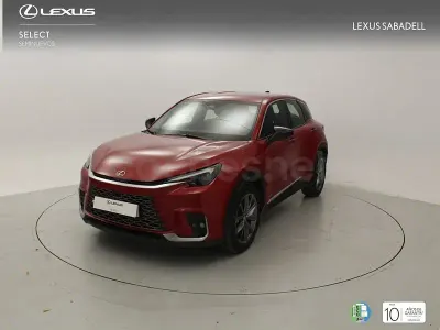 Usado Lexus LBX 136 CV (100 kW) 2025 Rojo SUV