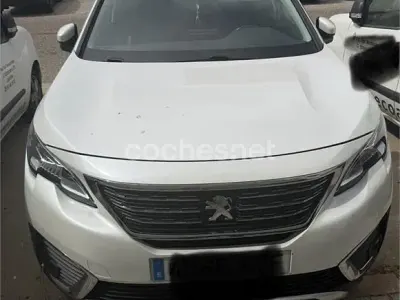 Usado Peugeot 5008 Allure 130 CV (95 kW) 2019 Blanco SUV