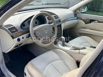 Usado Mercedes E320 Avantgarde 204 CV (150 kW) 2003 Azul Familiar