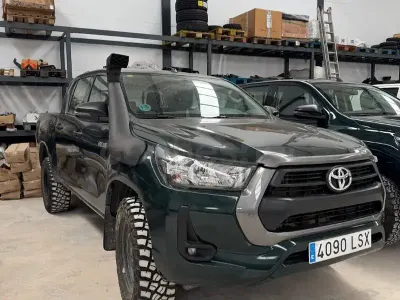 Usado Toyota HiLux 150 HP (110 kW) 2021 Verde Pickup