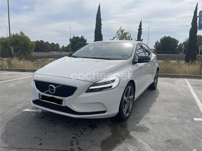 Blanco Usado 2017 Volvo V40 Kinetic Familiar | 14.750 € (Un poco caro)