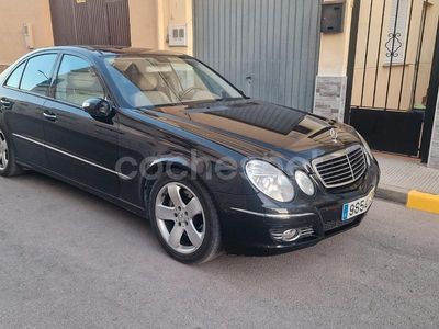 Azul Usado 2004 Mercedes E400 Avantgarde Berlina | 4999 €