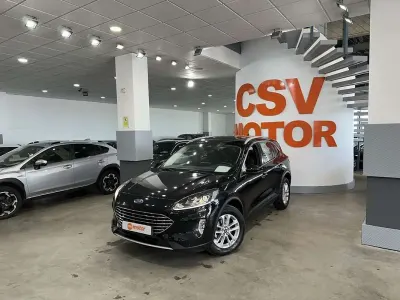 Usado Ford Kuga Titanium 225 CV (165 kW) 2022 Negro SUV