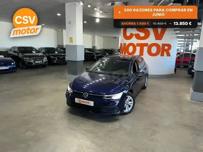 Usado VW Golf VIII Life 115 CV (84 kW) 2021 Azul Berlina