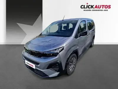 Usado Peugeot Rifter Allure 100 CV (73 kW) 2025 Gris / plata Monovolumen