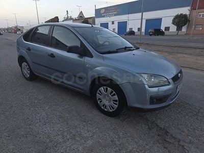 Usado Ford Focus Trend 90 CV (66 kW) 2006 Azul Berlina