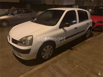 Blanco Usado 2004 Renault Clio II Berlina | 2800 € (Precio justo)