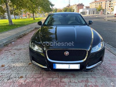 Usado Jaguar XF Prestige 240 CV (176 kW) 2017 Negro Berlina