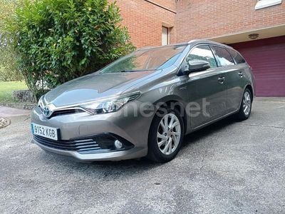 Toyota Auris Hybrid