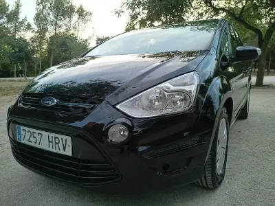 Usado Ford S-MAX Trend 140 CV (102 kW) 2013 Negro Monovolumen