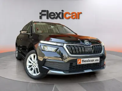 Usado Skoda Kamiq Ambition 110 CV (80 kW) 2020 Negro SUV