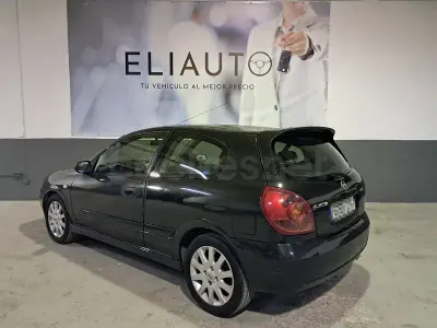 Usado Nissan Almera 112 CV (82 kW) 2006 Negro Berlina