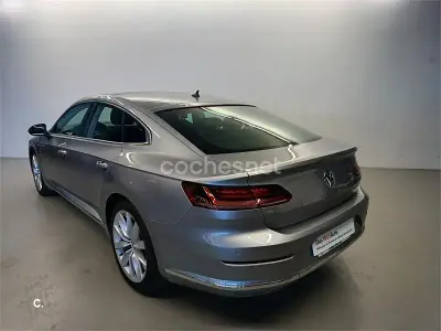 Usado VW Arteon Elegance 150 CV (110 kW) 2019 Gris / plata Utilitario