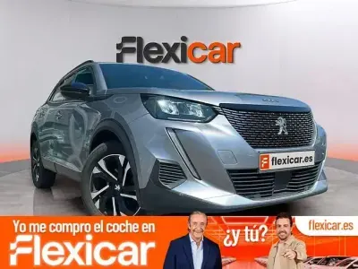 Usado Peugeot 2008 Allure 130 CV (95 kW) 2023 Gris SUV