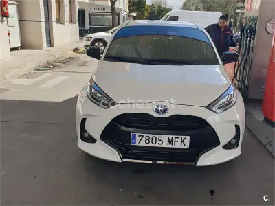 Usado Toyota Yaris Hybrid Plus 116 CV (85 kW) 2023 Blanco Berlina