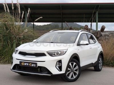 Usado Kia Stonic 100 CV (73 kW) 2022 Blanco SUV