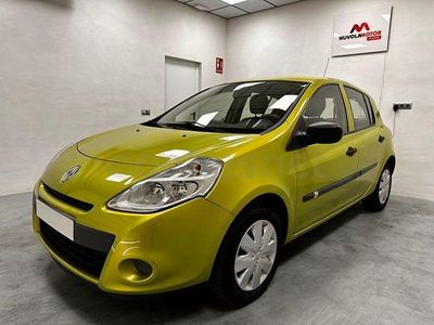 Usado Renault Clio II Authentique 75 CV (55 kW) 2010 Verde Berlina