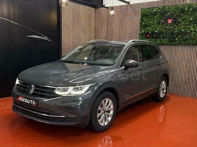 Usado VW Tiguan Life 150 CV (110 kW) 2021 Gris / plata SUV