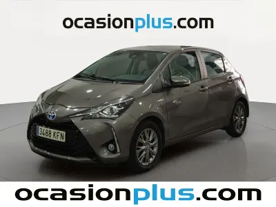 Usado Toyota Yaris Active 100 CV (73 kW) 2017 Gris Utilitario