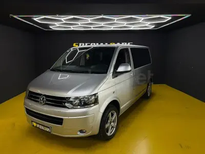 Usado VW Caravelle Comfortline 180 CV (132 kW) 2010 Gris / plata Van